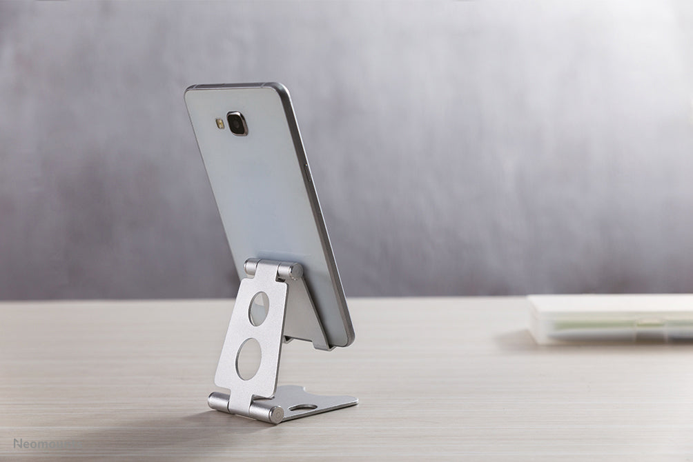 Supporto pieghevole universale Neomounts per telefono - Argento