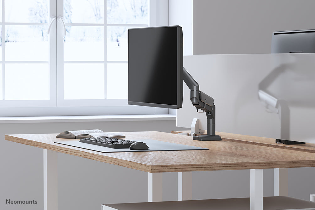 Neomounts DS70-810BL1 supporto da scrivania full motion per monitor da 17-32 pollici - Nero