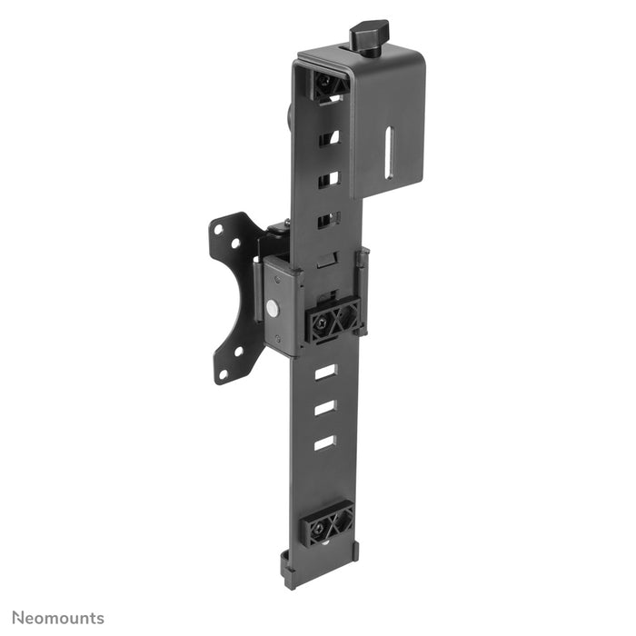 Neomounts FPMA-CH100 nero è un supporto da scrivania che si aggancia a una parete divisoria per flat screen fino a 30 pollici.
