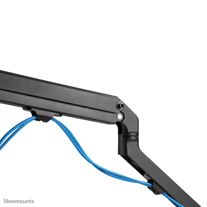 Neomounts FPMA-D650 nero è un supporto da scrivania full motion per schermi fino a 27 pollici (69 cm).