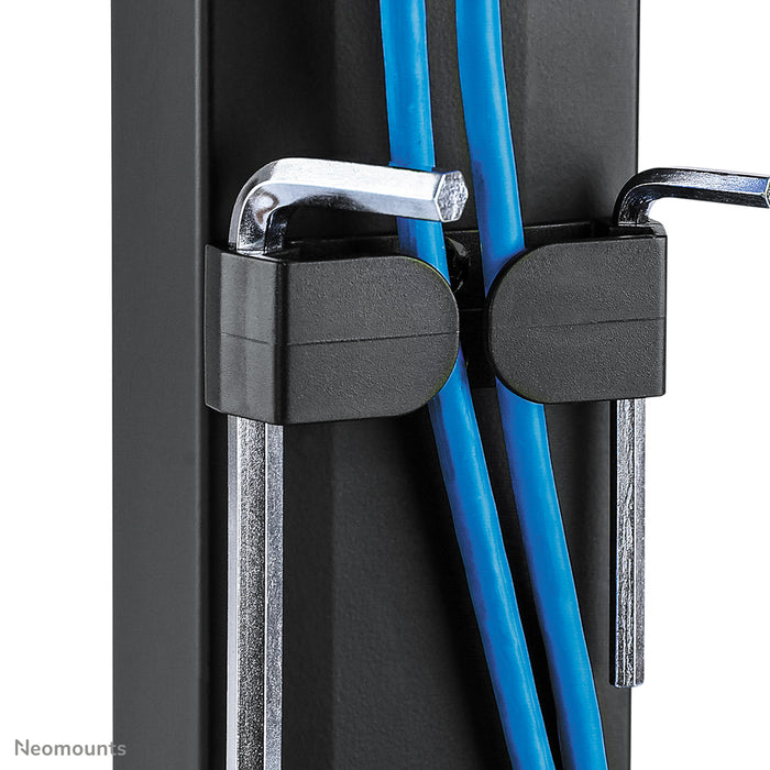 Neomounts FPMA-D865 nero è un supporto da scrivania per schermi piatti fino a 32 pollici (81 cm).