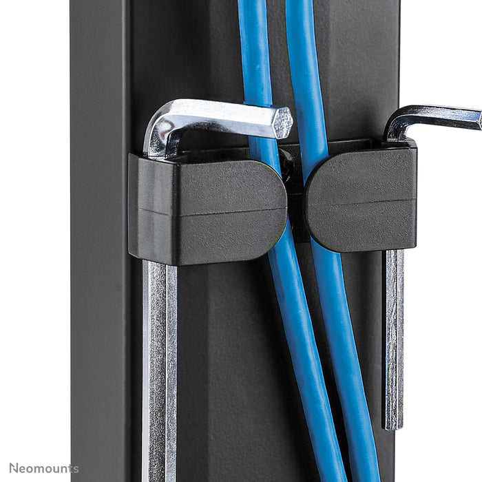 Neomounts FPMA-D865D nero è un supporto da scrivania per due schermi piatti fino a 27 pollici (69 cm).