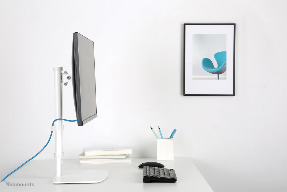Neomounts FPMA-D890 bianco è un supporto da scrivania per schermi piatti fino a 30 pollici (76 cm).