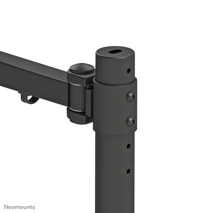 Neomounts FPMA-D960 neroPLUS è un supporto da scrivania con 3 punti di rotazione per schermi curvi fino a 49 pollici (124 cm).