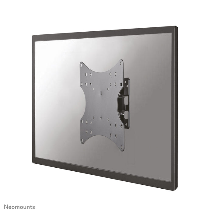 Neomounts FPMA-W115 zwart è un supporto a parete inclinabile e girevole per schermi piatti fino a 40 pollici (102 cm).