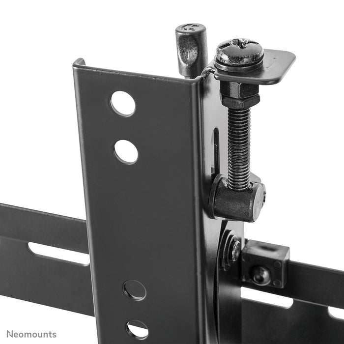 Neomounts LED-VW500black è un supporto a parete piatto per video wall per schermi fino a 75 pollici (191 cm).