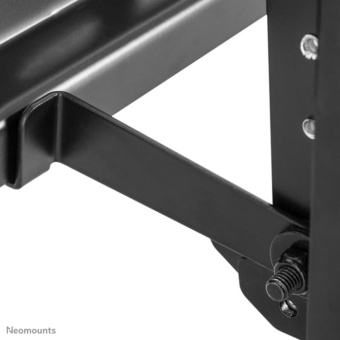 Neomounts LED-VW500black è un supporto a parete piatto per video wall per schermi fino a 75 pollici (191 cm).