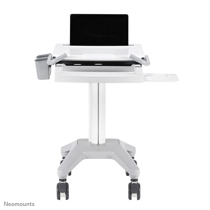 Neomounts MED-M200 è una postazione di lavoro mobile per laptop, tastiera e mouse.