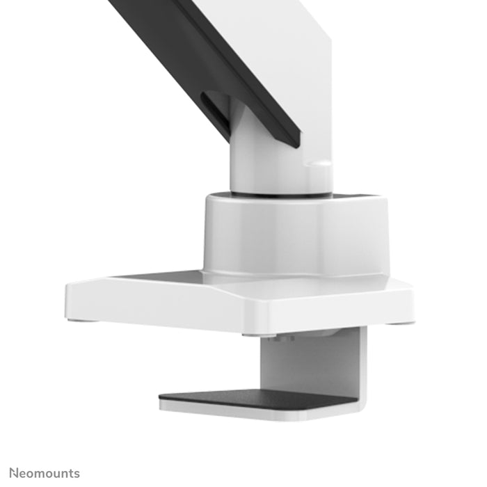 Neomounts NM-D775DX3 bianco è un supporto da scrivania con molla a gas, barra trasversale e leva per schermi piatti fino a 27 pollici (68,6 cm).