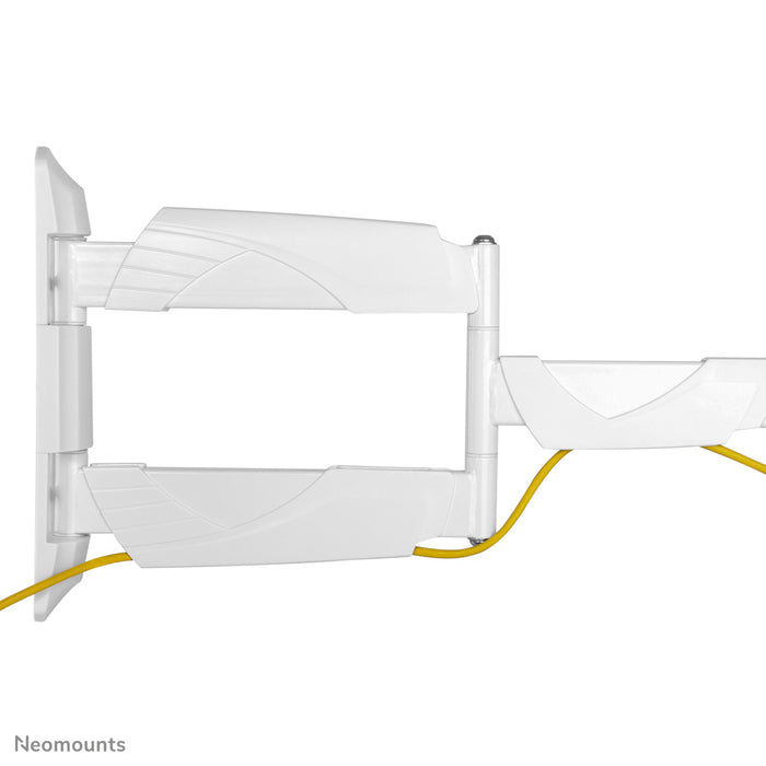 Neomounts NM-W440 bianco è un supporto da parete con 3 punti di rotazione per schermi piatti fino a 55 pollici (140 cm).