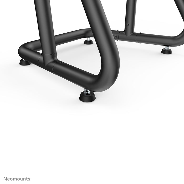 Neomounts NS-M3600 nero è un mobile su ruote per schermi piatti fino a 80 pollici (203 cm).
