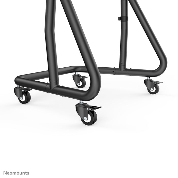 Neomounts NS-M3800 nero è un mobile su ruote per schermi piatti fino a 100 pollici (254 cm).