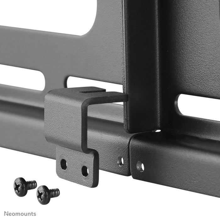 Neomounts NS-WMB300 nero è un supporto da parete per menu board per schermi fino a 52 pollici (132 cm).