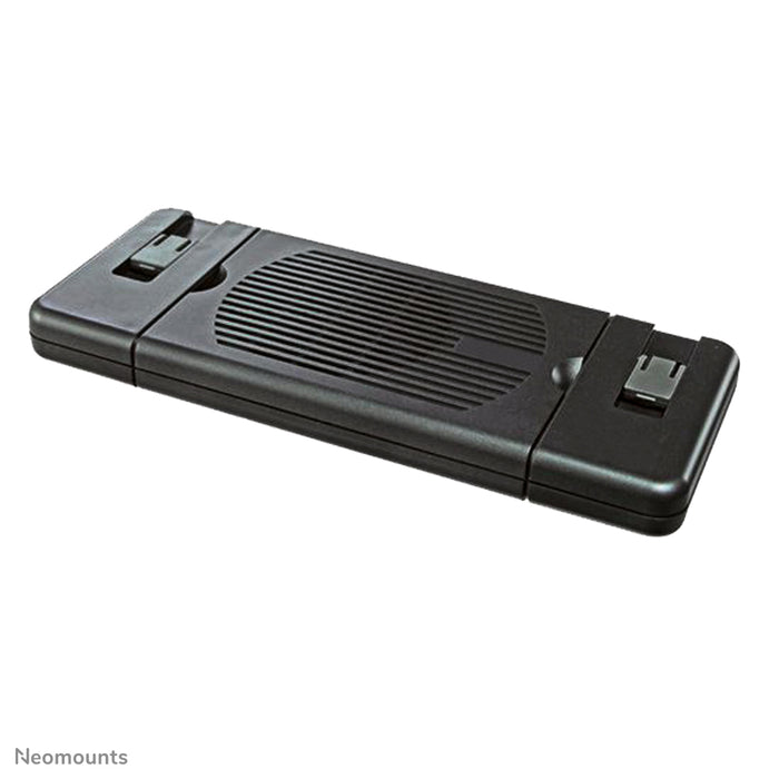 Neomounts NSLC200 è un raffreddatore per notebook che raffredda un laptop con un'inclinazione di 15 gradi.