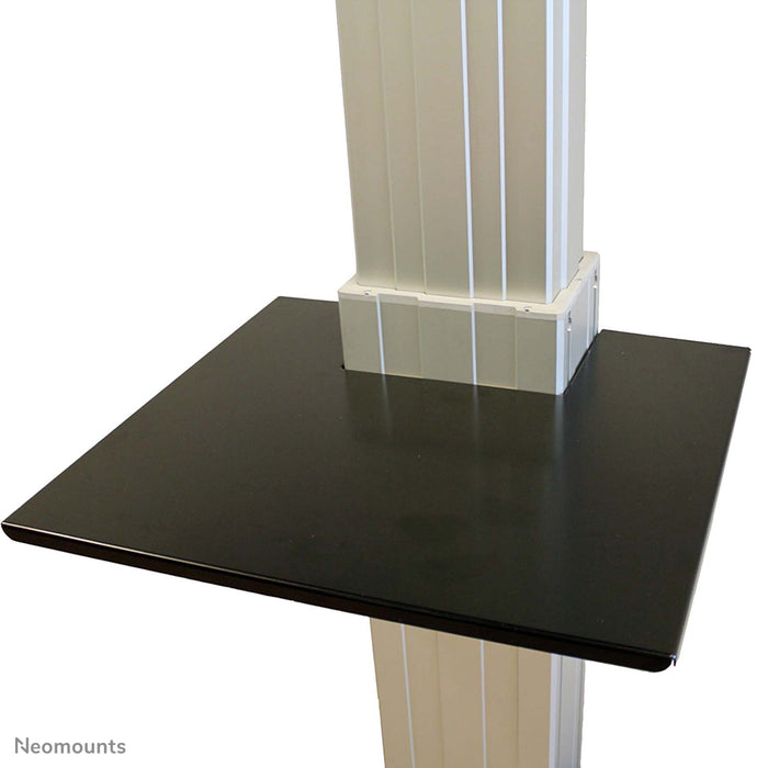 Supporto AV Neomounts PLASMA-M2500LAPSHELF è un supporto universale per posizionare apparecchiature AV su una serie 2500.