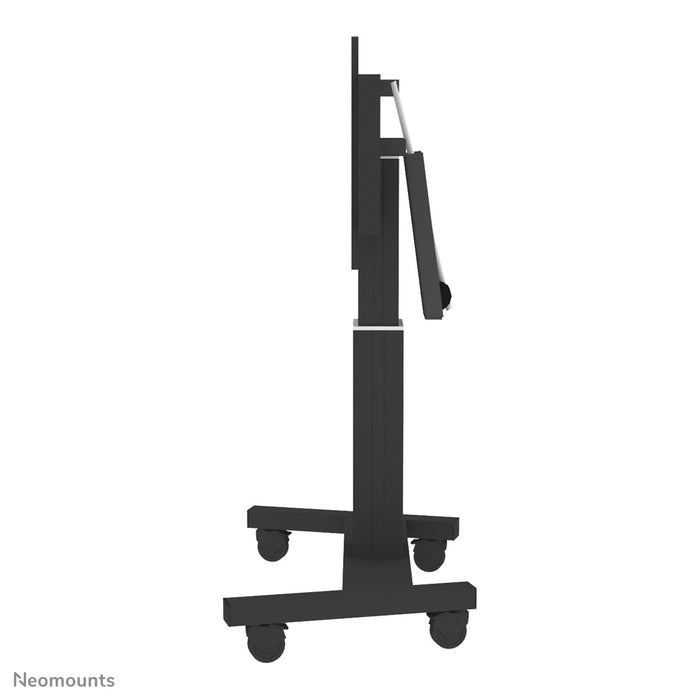Neomounts PLASMA-M2500T nero è un carrello elettrico regolabile in altezza con funzione di inclinazione a 90 gradi per flat screen fino a 100 pollici.